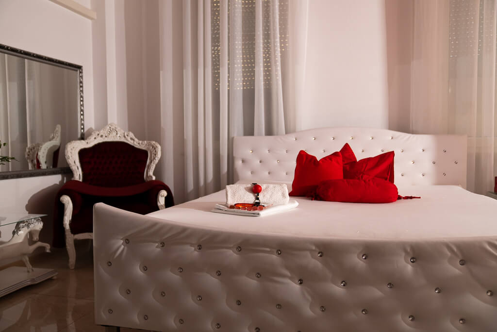 photo-roteszimmer01